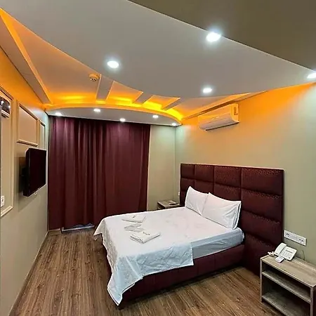 מלון Kadikoey Viva 5*